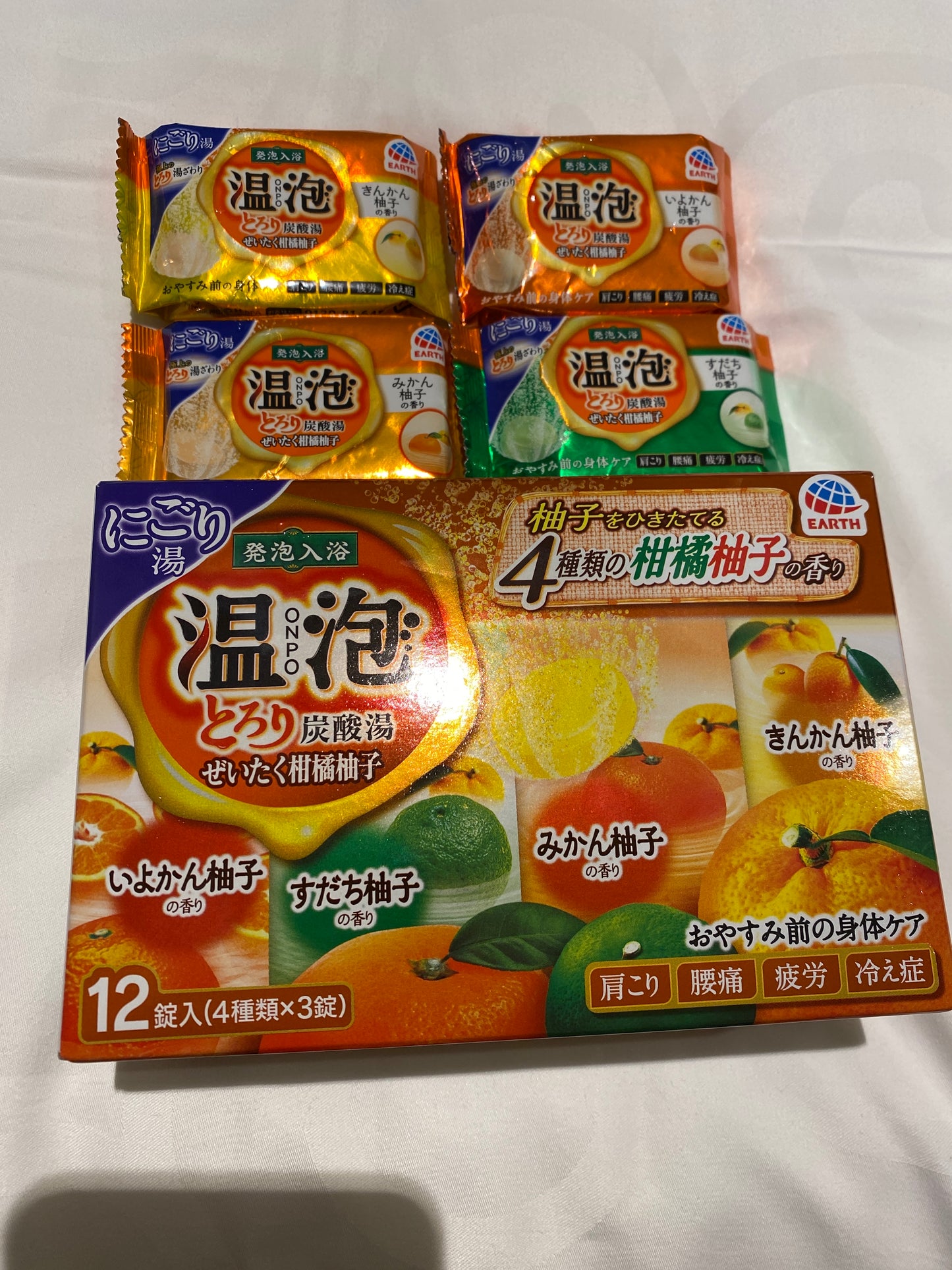 Earth日本浸浴炭酸湯 入浴劑 一粒 顏色隨機